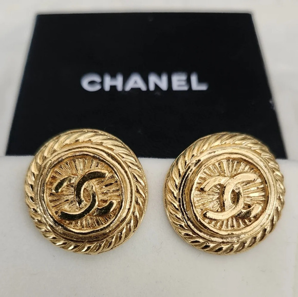 CHANEL 24k Gold Plated CC Logo Rope Round Clip On Earrings - Picture 1 of 7